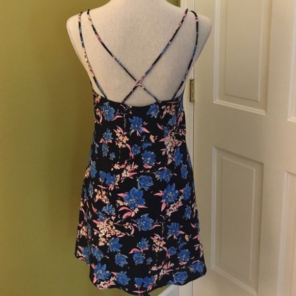 Zara Navy Floral Mini - Picture 6 of 6